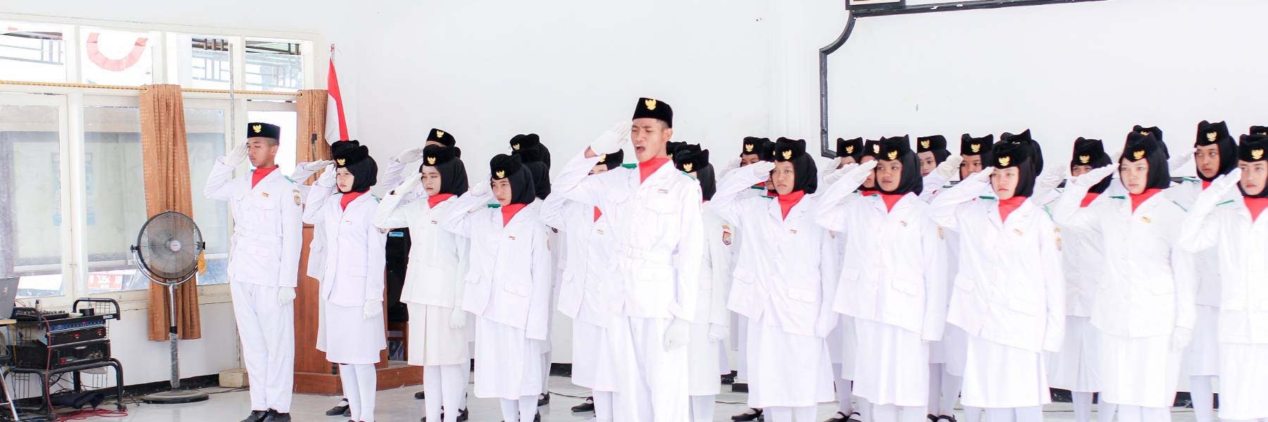 Pengukuhan Pasukan Pengibar Bendera Tingkat Kecamatan Ringinarum Tahun 2025